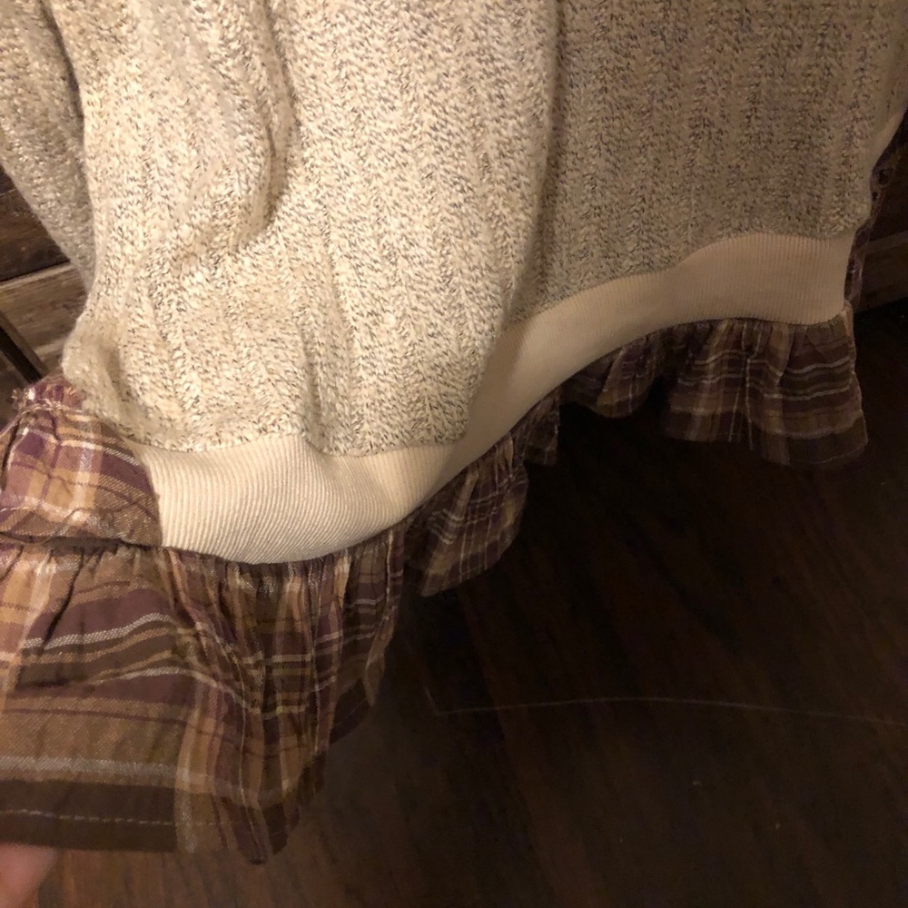 Sweater - Picture 4 of 4